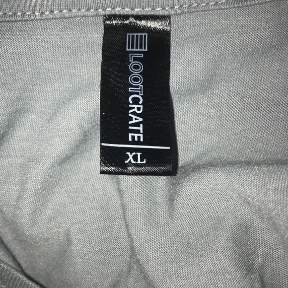 Shirt - Picture 3 of 4